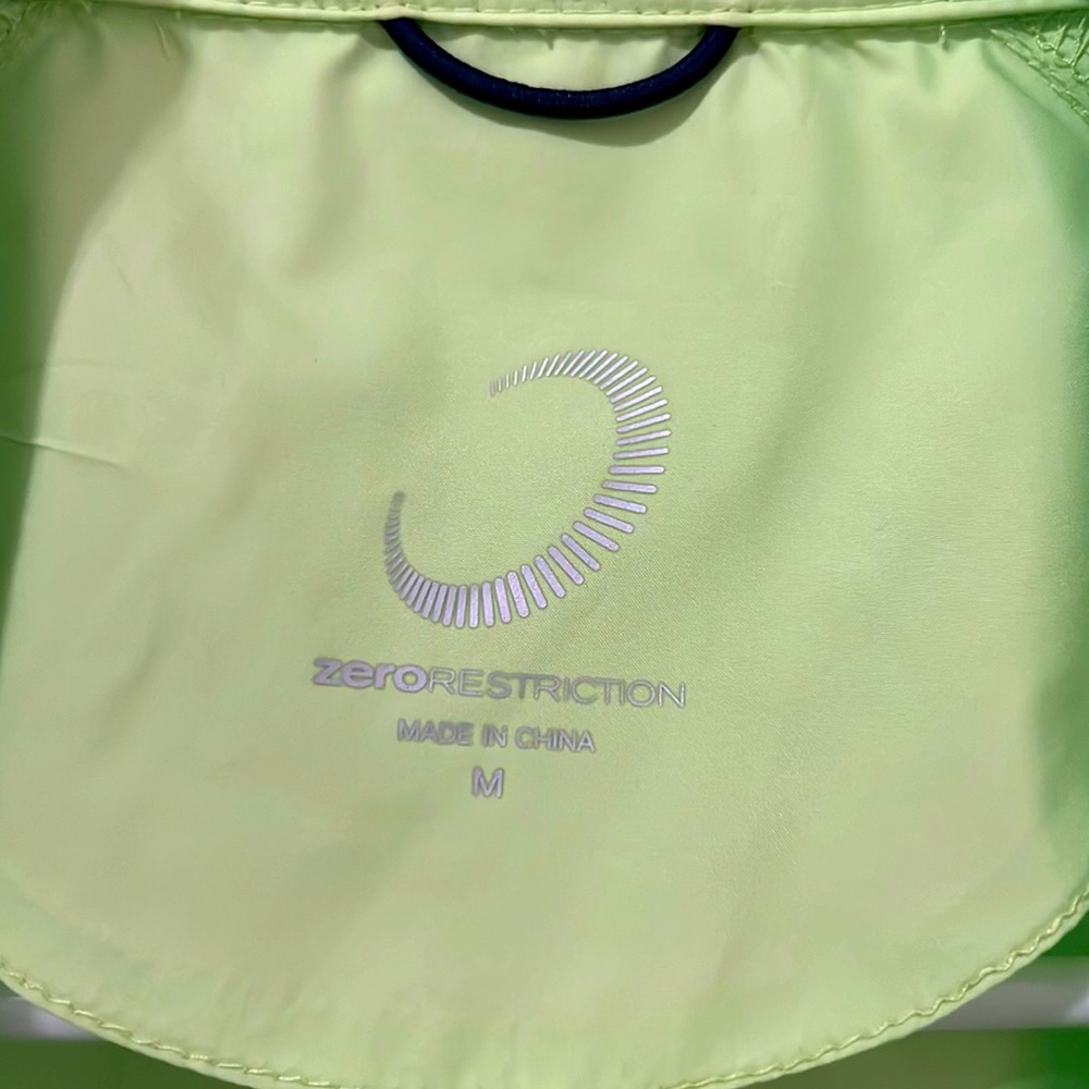 Zero Restriction Jacket Size Medium - image 2